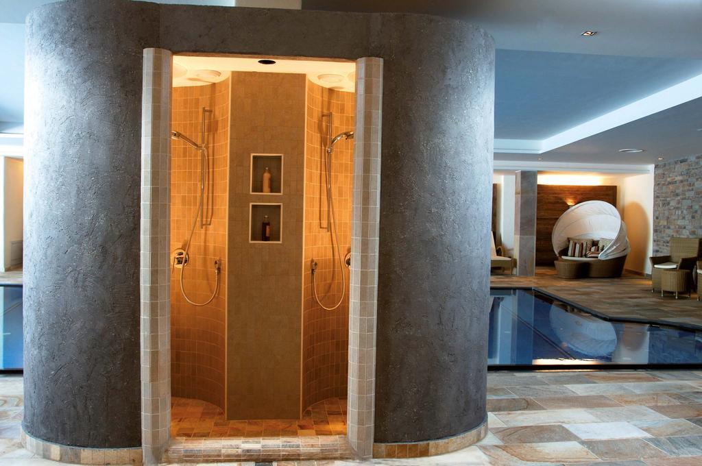 Hotel Gotthard Лех ам Алберг Екстериор снимка